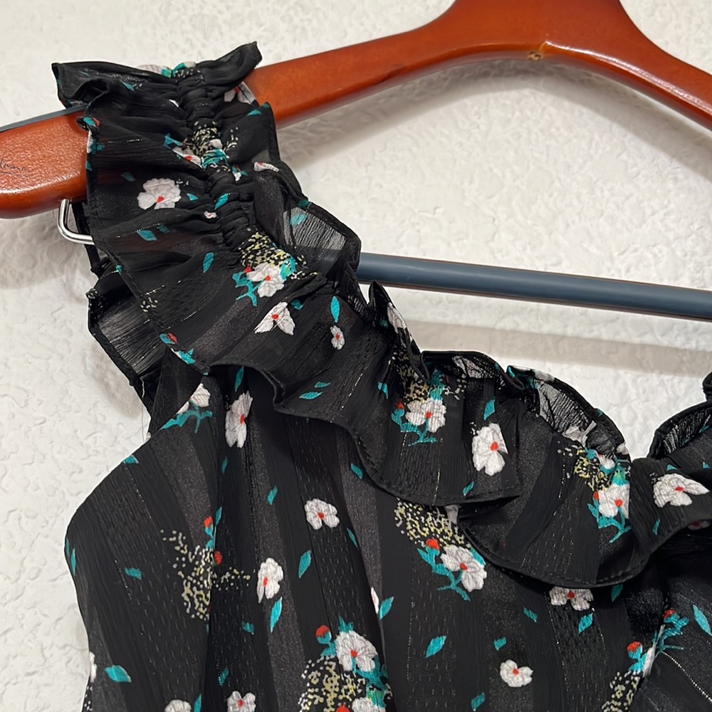 Elliatt Floral Ruffle Romper - Picture 8 of 17